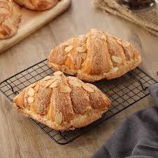 Bánh Croissant hạnh nhân - Ảnh 4